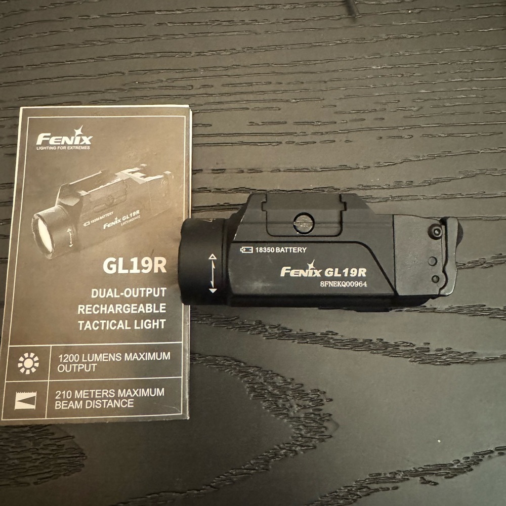 GL19R V2.0 Black Tactical Flashlight - Picture 2 of 3